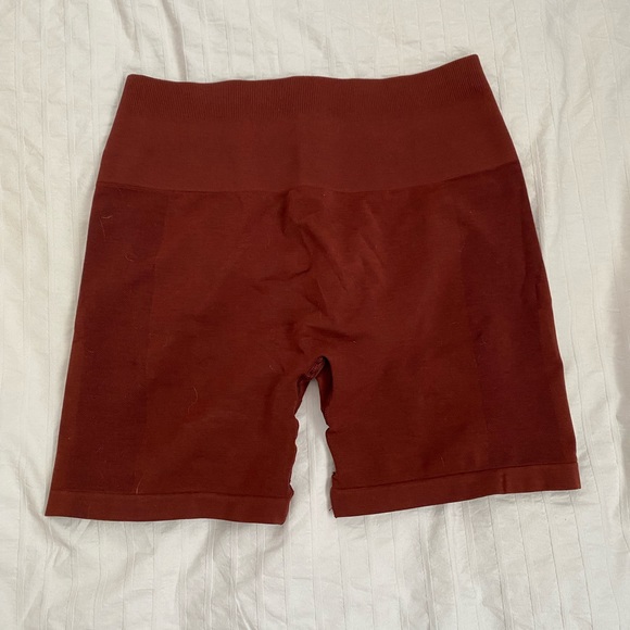 Alphalete Amplify Shorts - Picture 2 of 3